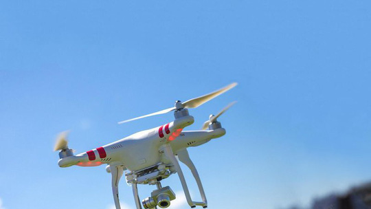 Use flycam to protect wildlife and fight forest fires