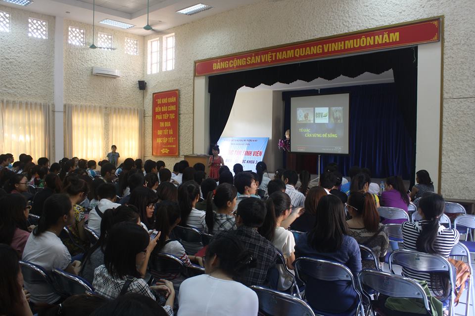  Thảo luận chuyên đề “Tê giác cần sừng để sống” tại ĐH Tài nguyên và Môi trường