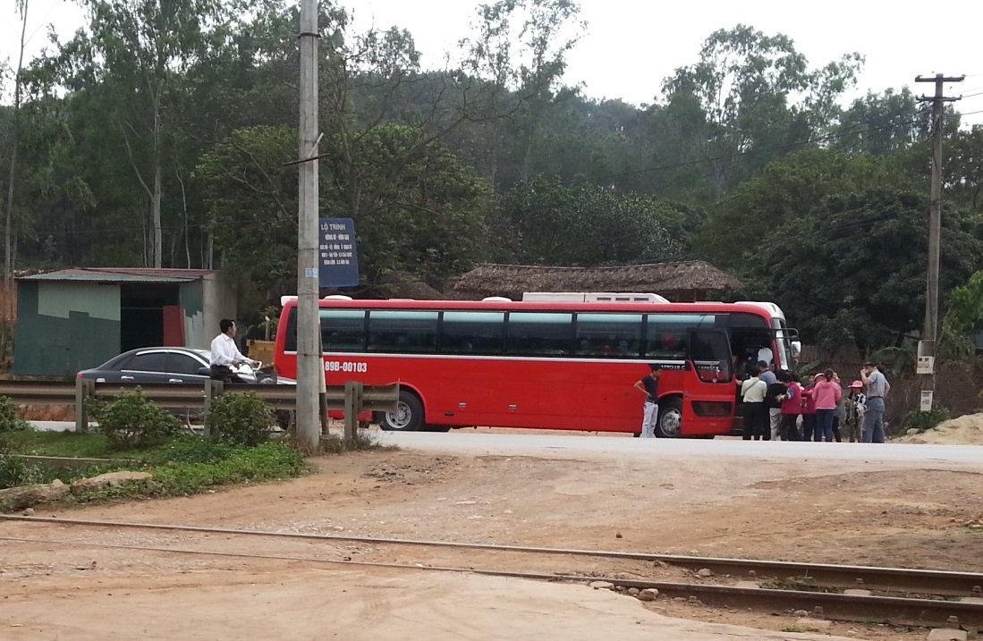  Đóng cửa hoàn toàn hoạt động du lịch trại gấu Hạ Long