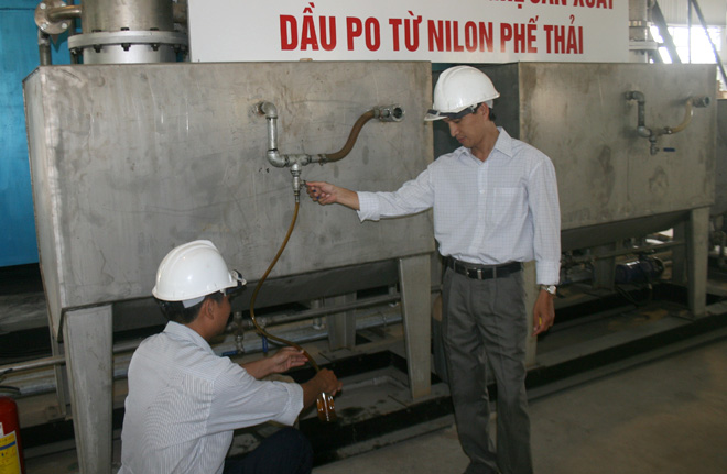  Biến rác nilông thành dầu